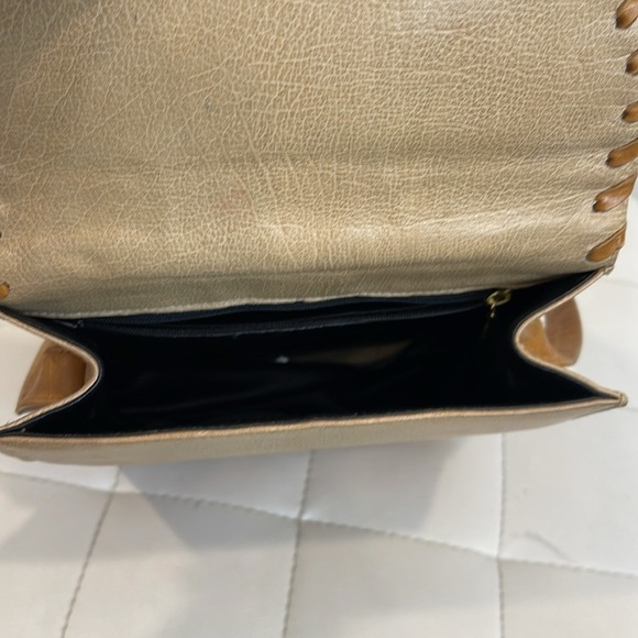 Buckle crossbody bag - Picture 3 of 8